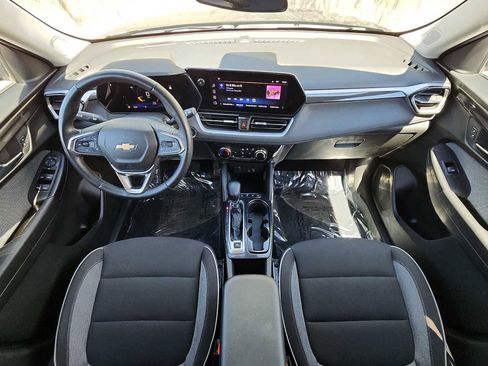 Used 2024 Chevrolet TrailBlazer LT w/ LT Cold Weather Package image 14