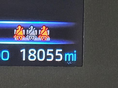 Used 2025 Toyota Corolla LE image 2