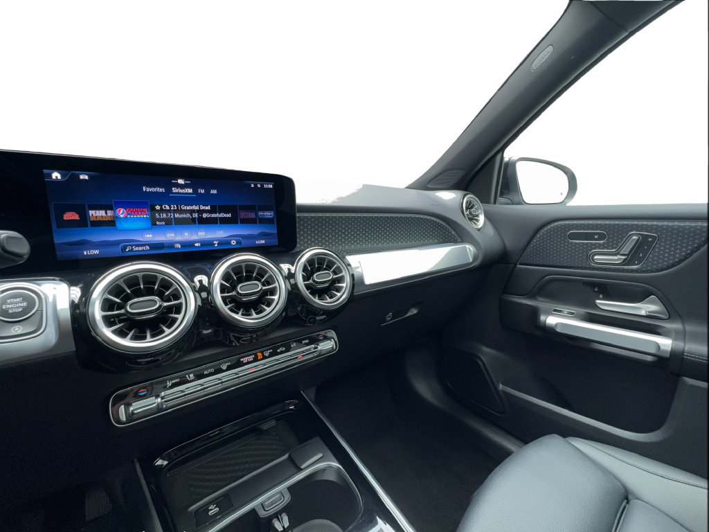 Used 2025 Mercedes-Benz GLB 250 4MATIC image 42
