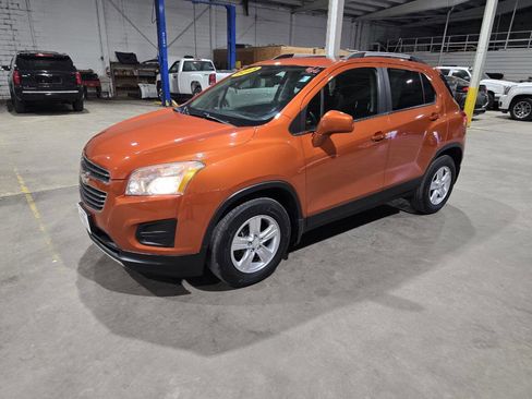 Used 2015 Chevrolet Trax LT w/ LT Sun and Sound Package AWD/4WD image 1