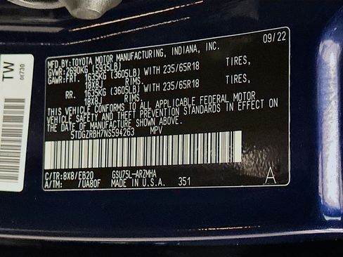 Used 2022 Toyota Highlander XLE image 12