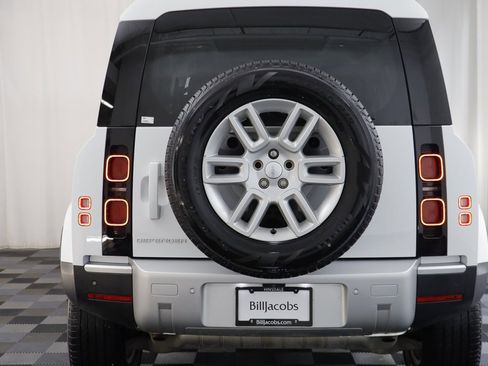 Used 2025 Land Rover Defender 110 S image 16