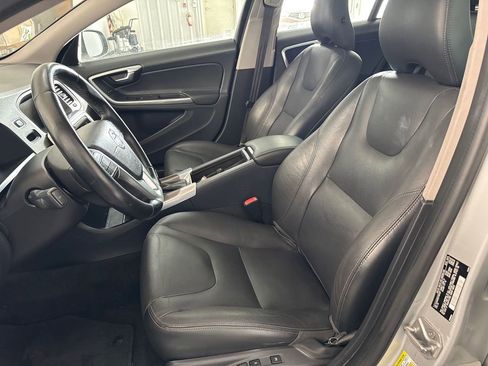 Used 2015 Volvo V60 T5 Premier image 9