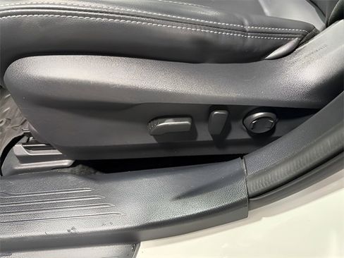 Certified 2022 Subaru Outback Limited image 13