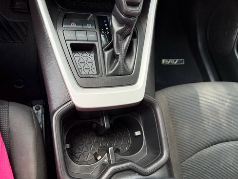 Used 2023 Toyota RAV4 LE FWD image 33