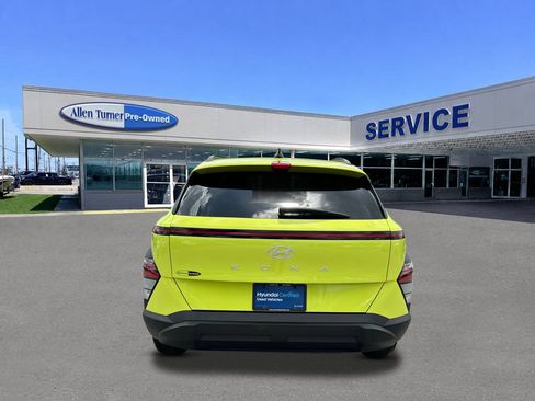 Certified 2024 Hyundai Kona SEL w/ Convenience Package FWD image 7