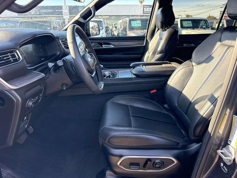 Used 2024 Jeep Wagoneer L Series II w/ Flexible Seating Group image 23