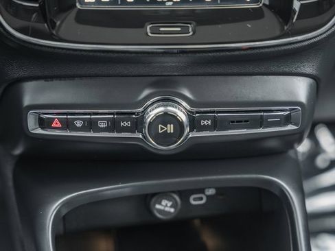 Used 2024 Volvo XC40 B5 Plus w/ Protection Package Premier image 24