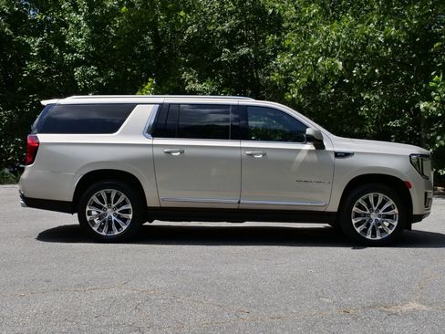 Used 2021 GMC Yukon XL Denali w/ Denali Ultimate Package AWD/4WD image 54