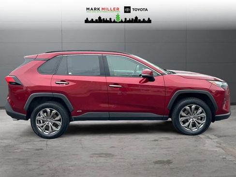 Used 2022 Toyota RAV4 Limited AWD/4WD image 6