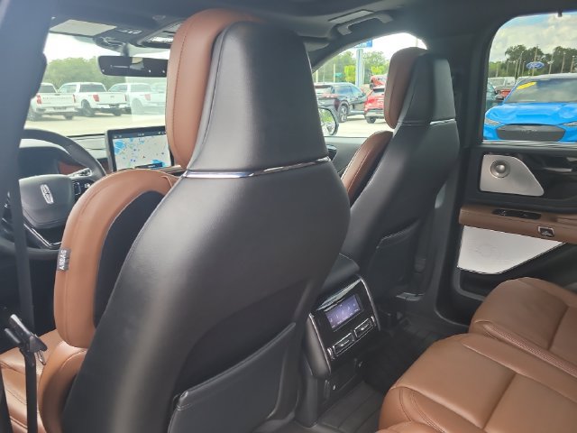 Used 2023 Lincoln Aviator Reserve w/ Equipment Group 201A RWD image 13