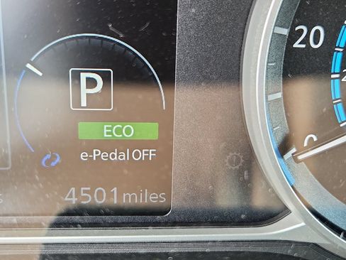 Used 2025 Nissan Leaf S FWD image 21