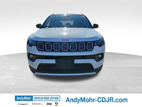 Used 2024 Jeep Compass Limited AWD/4WD image 2
