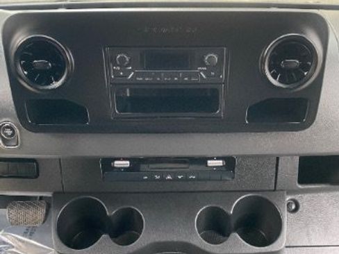 Used 2019 Mercedes-Benz Sprinter 144 image 19
