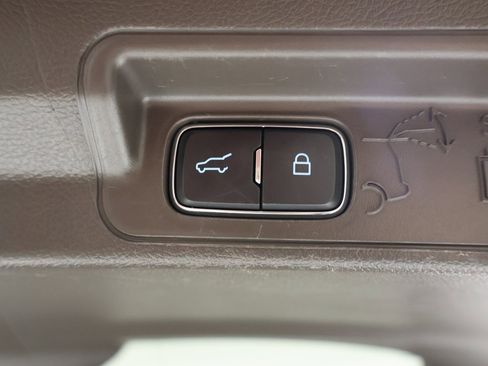 Used 2021 Ford Explorer Platinum w/ Equipment Group 601A image 18