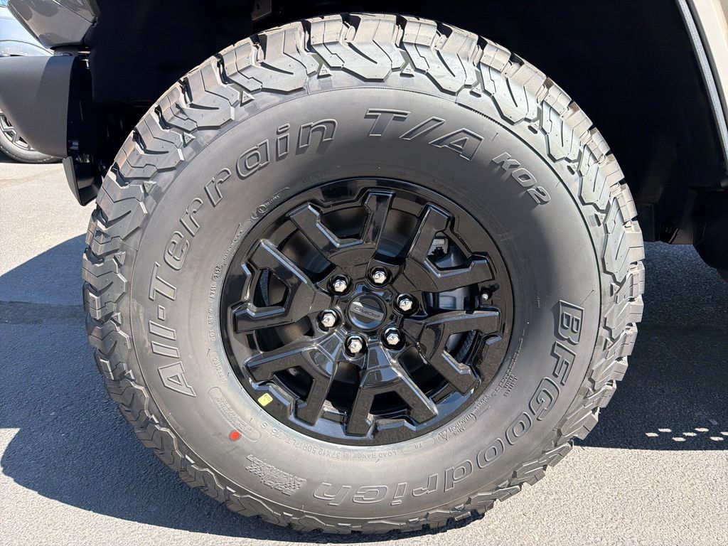 New 2026 Ford Bronco Raptor w/ Interior Carbon Fiber Pack AWD/4WD image 9