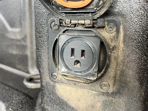 Used 2024 Chevrolet Silverado 2500 Custom w/ Custom Value Package image 22