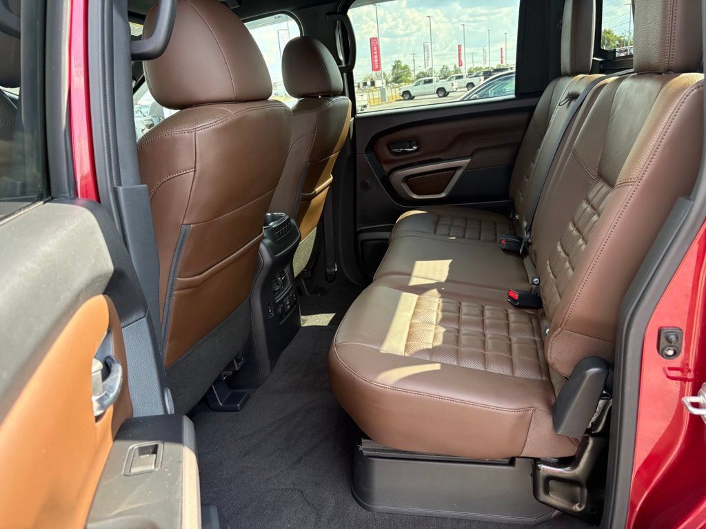 Used 2023 Nissan Titan Platinum Reserve AWD/4WD image 17