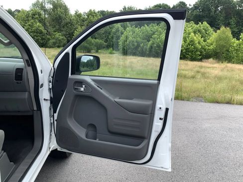 Used 2019 Nissan Frontier SV RWD image 24