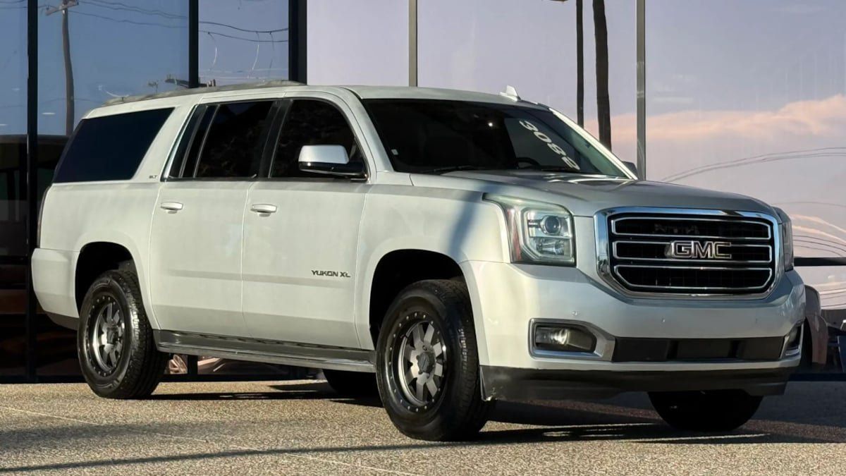 Used 2016 GMC Yukon XL SLT w/ Open Road Package RWD image 17