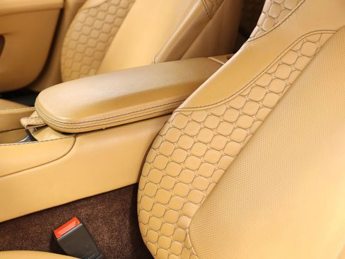 Used 2015 Aston Martin Vanquish Volante RWD image 20
