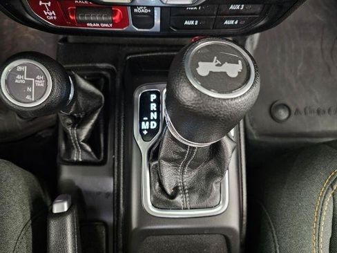 Used 2024 Jeep Wrangler Unlimited AWD/4WD image 31