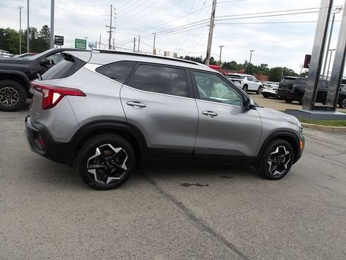 Used 2024 Kia Seltos EX AWD/4WD image 8