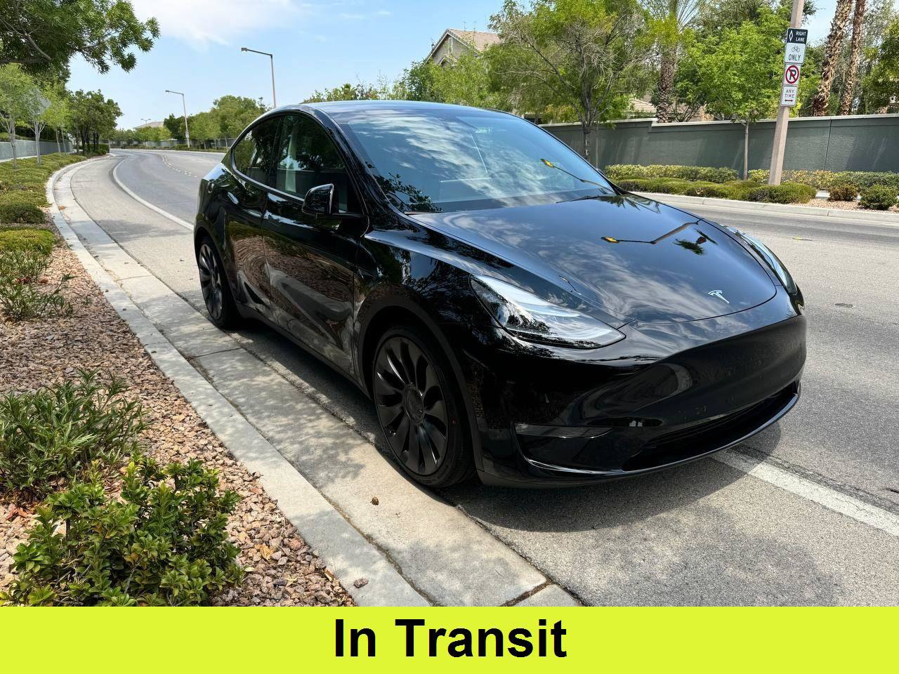 Used 2024 Tesla Model Y Performance AWD/4WD image 1