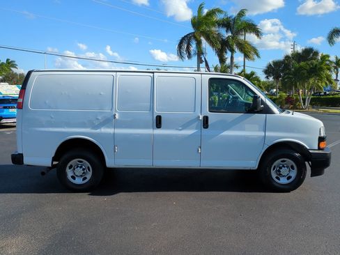 Used 2020 Chevrolet Express 2500 w/ Enhanced Convenience Package image 3