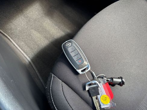 Used 2025 Nissan Sentra SV FWD image 21