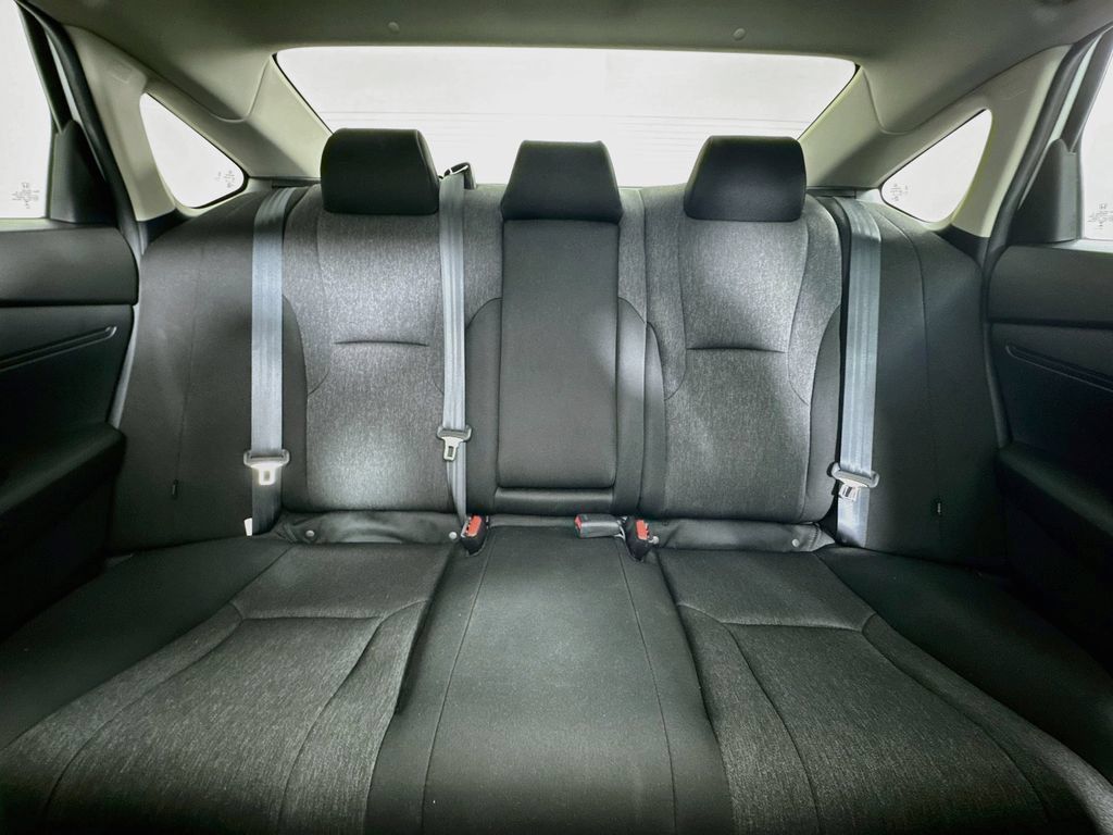 Used 2023 Honda Accord EX image 31