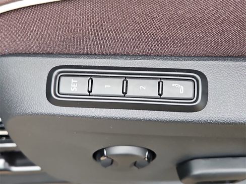 New 2025 Volkswagen ID. Buzz Pro S image 11