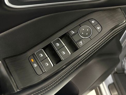 Used 2023 Nissan Rogue Platinum w/ Platinum Premium Package FWD image 17