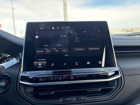 New 2026 Jeep Compass Latitude image 13