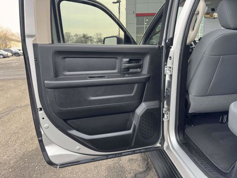 Used 2017 RAM 1500 Express image 19