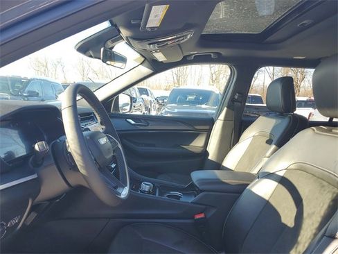 New 2025 Jeep Grand Cherokee L Altitude image 19