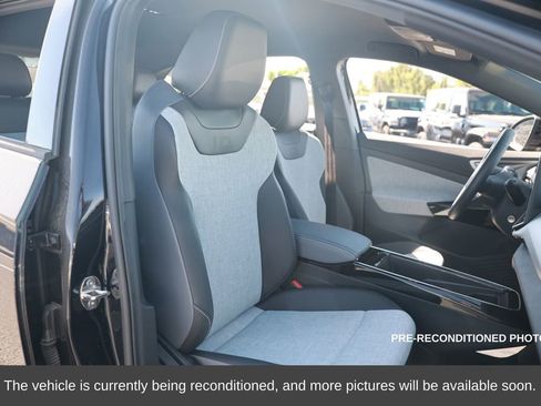 Used 2024 Volkswagen ID.4 Pro image 15