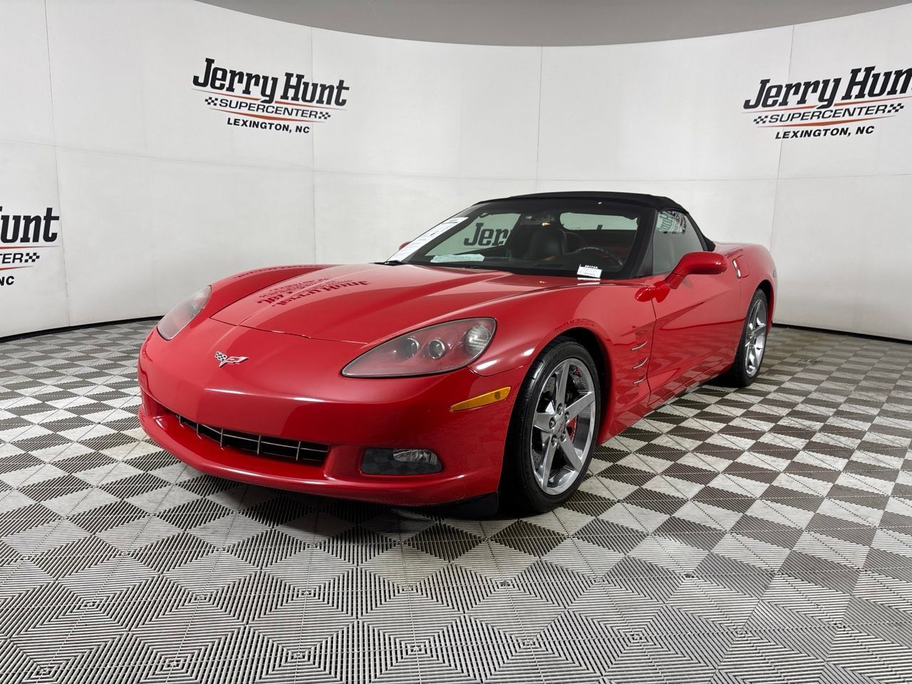 Used 2007 Chevrolet Corvette Convertible w/ Preferred Equipment Group RWD image 1