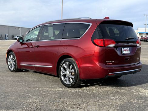 Used 2019 Chrysler Pacifica Limited w/ Advanced Safetytec Group image 6