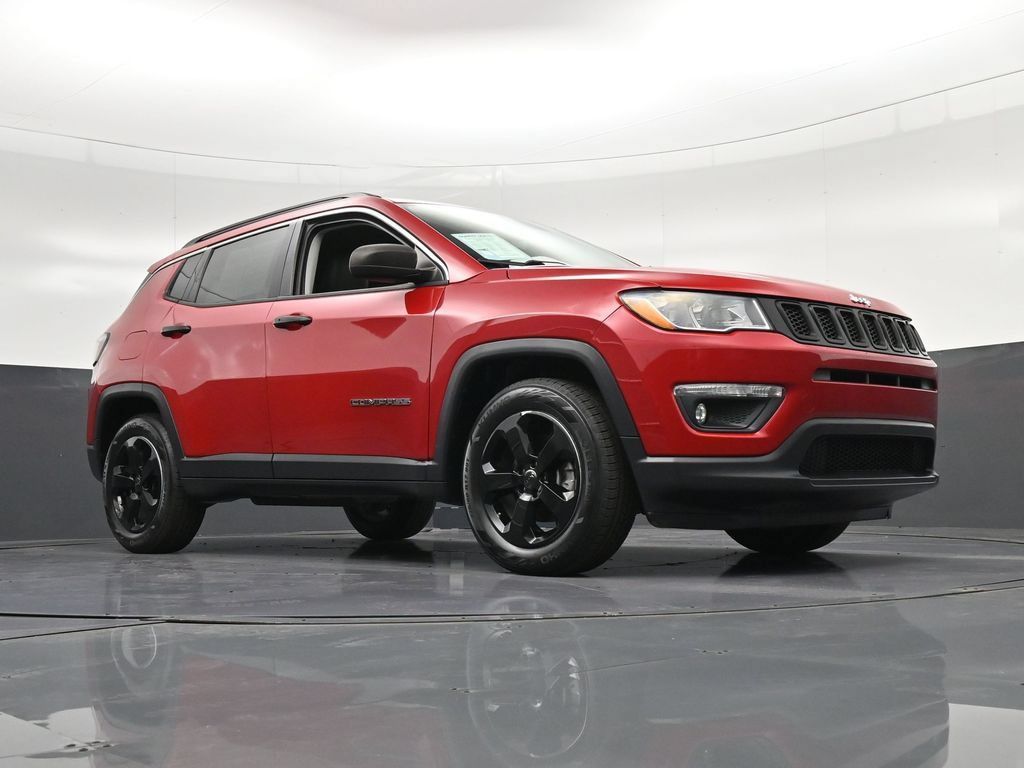 Used 2021 Jeep Compass Latitude FWD image 23