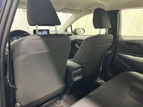 Used 2025 Toyota Corolla LE image 46