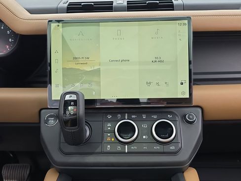 New 2026 Land Rover Defender 110 S image 19