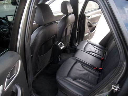 Used 2018 Audi Q3 2.0T Premium Plus w/ Premium Plus Package image 29