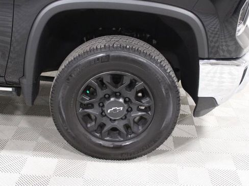 Used 2024 Chevrolet Silverado 2500 LTZ w/ LTZ Convenience Package image 45