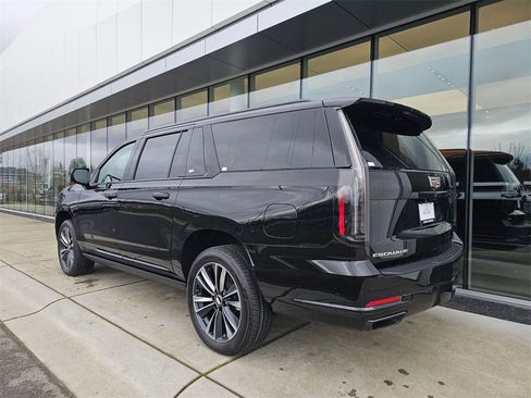New 2026 Cadillac Escalade ESV Sport image 5