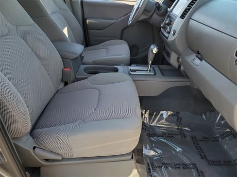 Used 2019 Nissan Frontier SV image 18