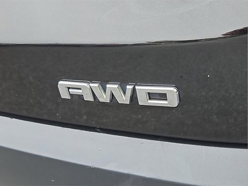 Used 2017 GMC Acadia SLE image 24