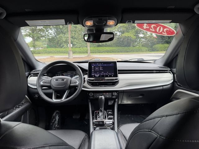 Used 2024 Jeep Compass Limited AWD/4WD image 36