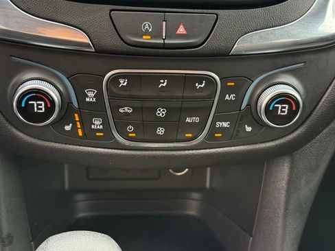 Used 2022 Chevrolet Equinox LT image 23