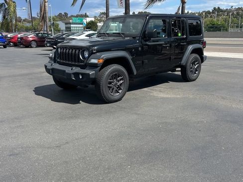 Used 2025 Jeep Wrangler Unlimited Sport AWD/4WD image 1